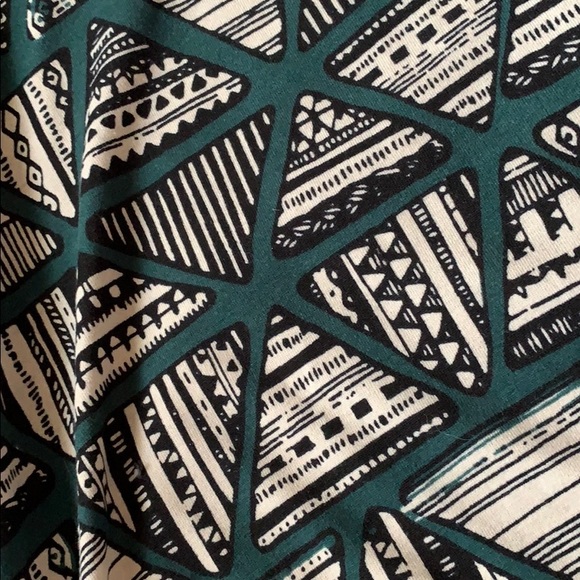 LulaRoe Randy Shirt - Picture 2 of 6